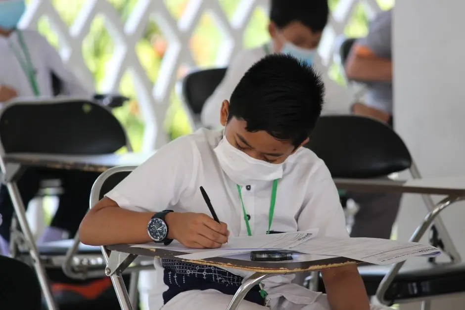 mahasiswa Amuntai sedang belajar